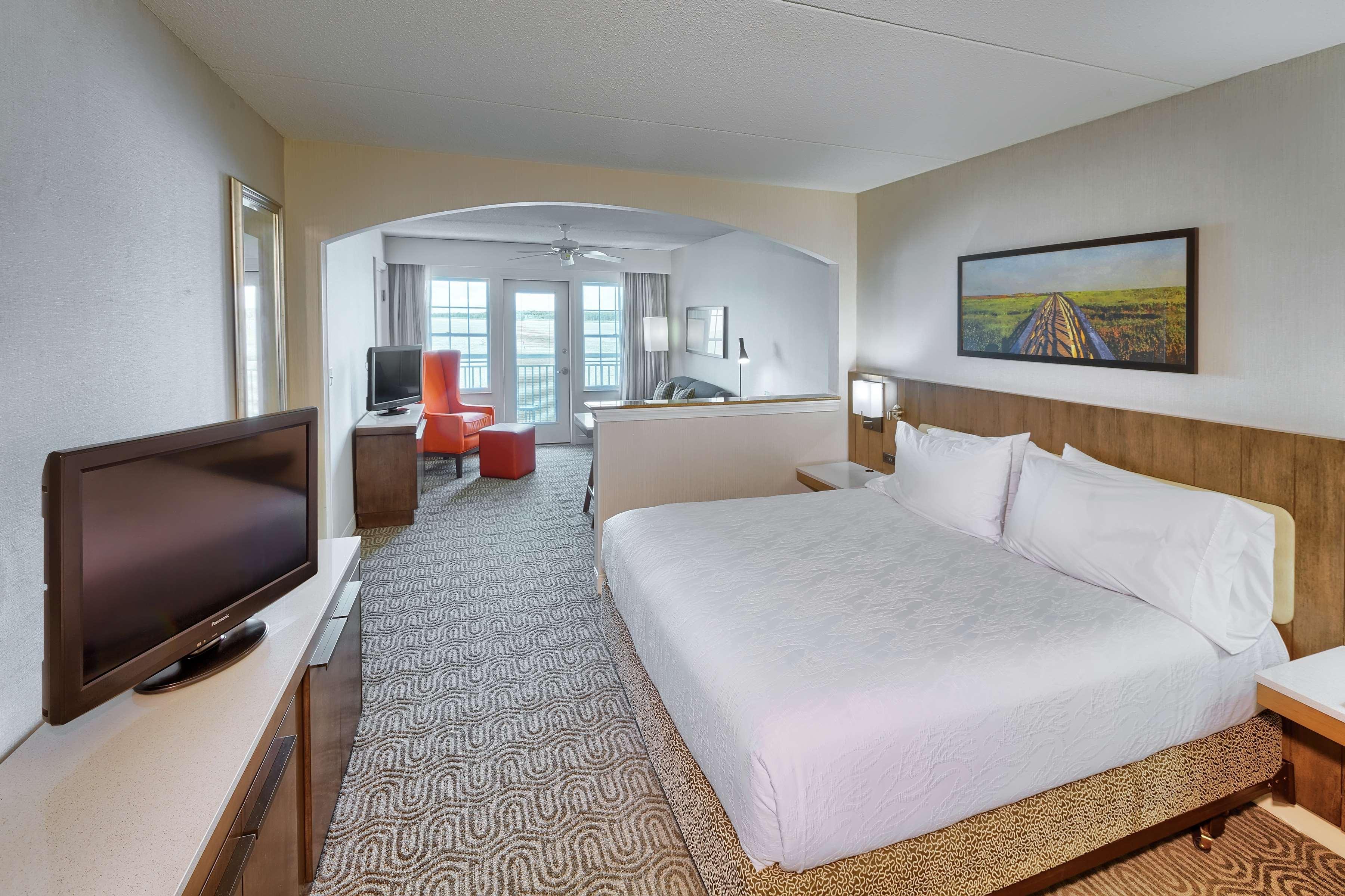 Hilton Garden Kent Island Marina Hotel